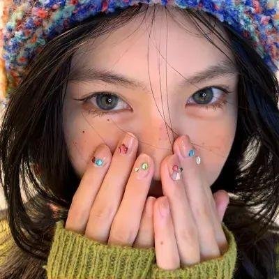 橙色女孩